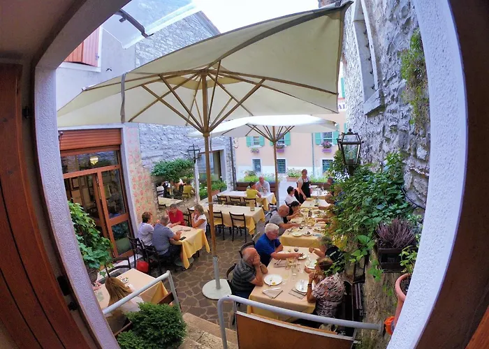 Albergo Speranza Spiazzi Di Monte Baldo Spiazzi Di Caprino photo