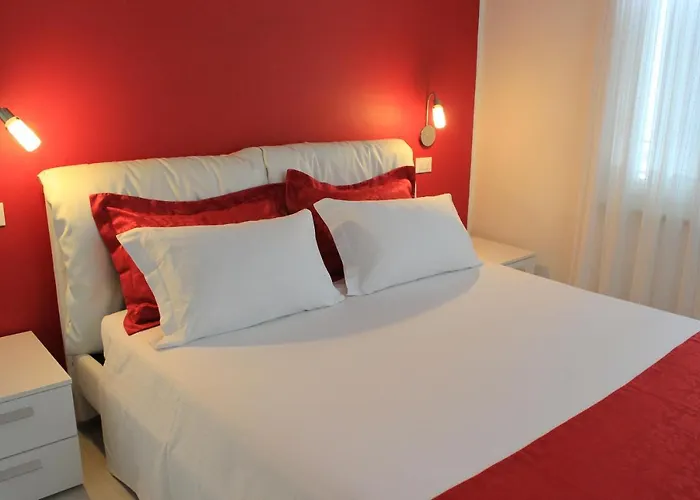 Rooms Il Punto Peschiera del Garda photo