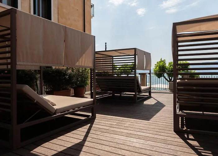 Hotel Del Porto Torri Del Benaco photo