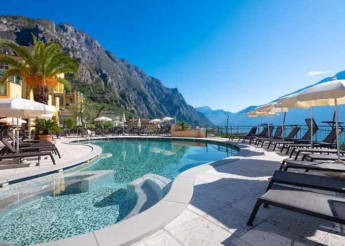 Hotel Cristina Limone sul Garda photo