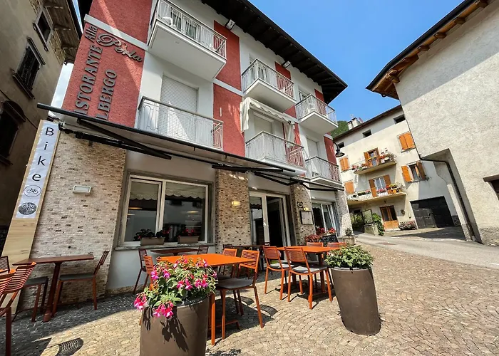 Hotel Locanda Alla Perla Tiarno di Sotto photo