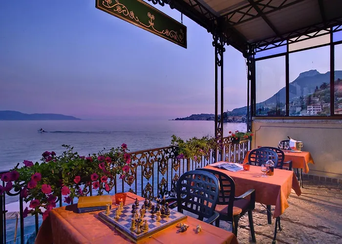 Hotel Garni Riviera Gargnano photo