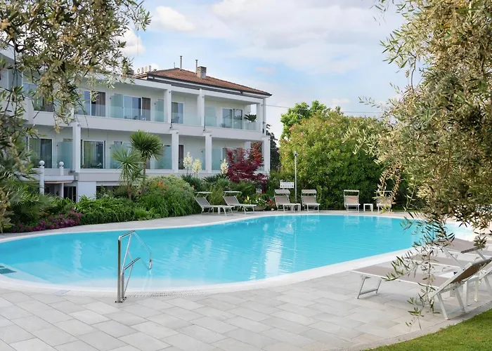 Hotel Giulietta Romeo Lazise photo