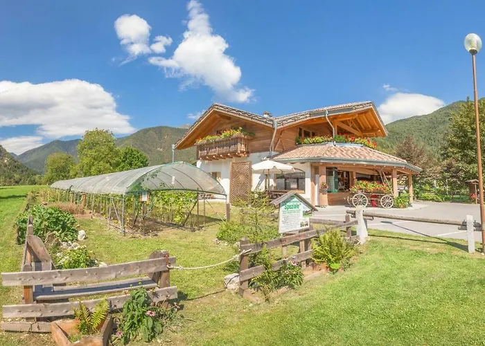 B&B Dalla Fattoria Della Patty Pieve Di Ledro photo